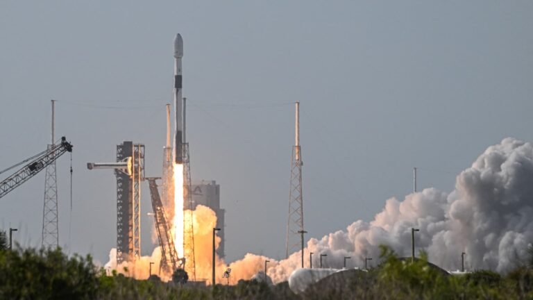 SpaceX, Blue Origin may get quicker launch OK with fewer environmental rules
