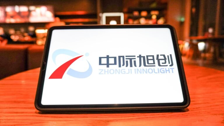 China AI supplier Zhongji Innolight Hong Kong debut