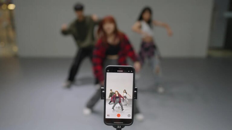 How AI-Generated Songs Like ‘GG EZ’ Are Taking Over K-Pop Dance Challenges