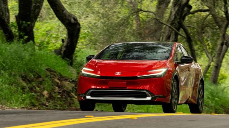 12 Compact Cars With the Best Gas Mileage