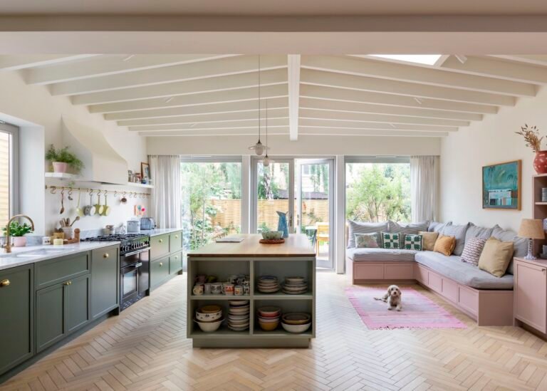 How Designers Are Doing Two-Tone Kitchens in 2026