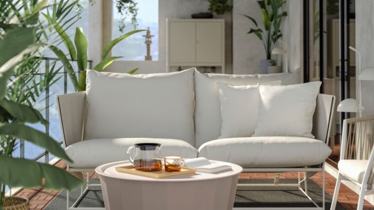 IKEA’s 5-Star-Rated Conversation Set Is a Small Garden Hero |