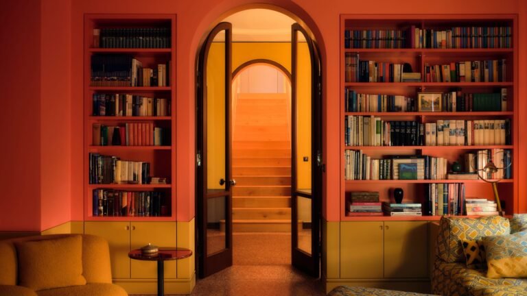 A Radical Garden Villa With an Unusual Color Palette