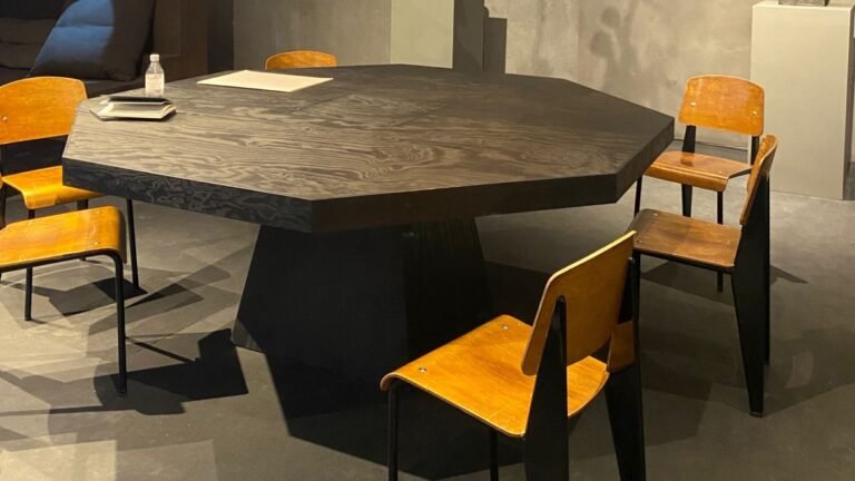 Choosing the Wrong Dining Table Shape Can Change How Your Room Works
