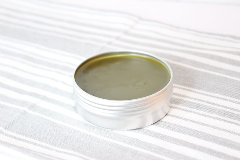 How to Make Comfrey Salve