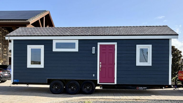 Eeya’s Sweet Tiny House Packs Private Bedroom Painted in Pink