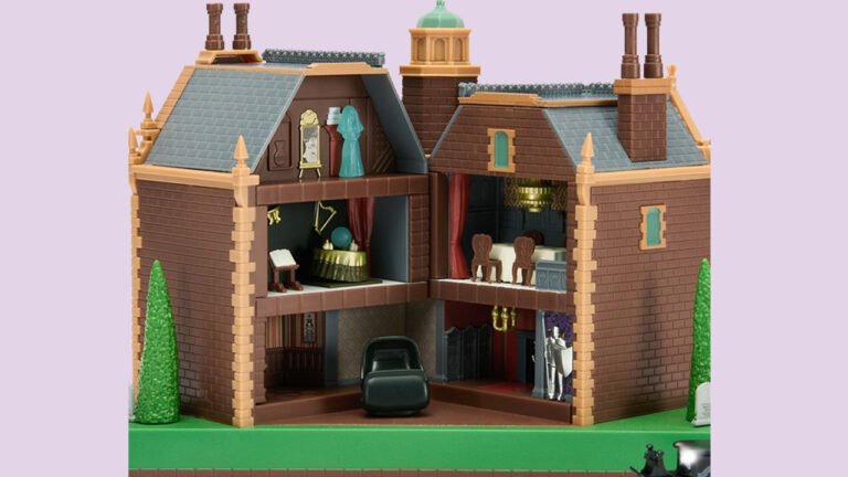 $35 Disney Haunted Mansion Nano set has Open-Back Design