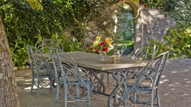Paris-Inspired Courtyard Ideas for Elegant Outdoor Spaces