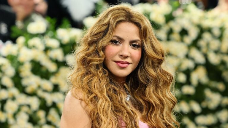Shakira’s All-White Living Room Brings Back a Divisive Trend