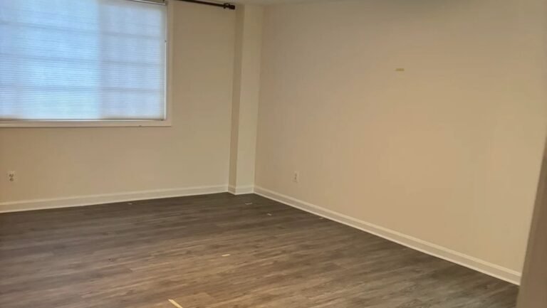 This Oversized Bedroom Stopped Feeling Like Empty Space