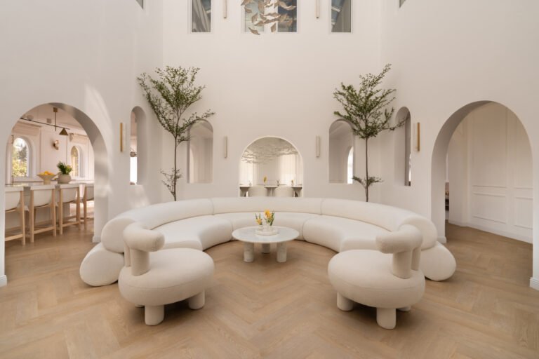 The White Arcade: A Sculptural Dubai Villa by D’Ora Tokai Designs