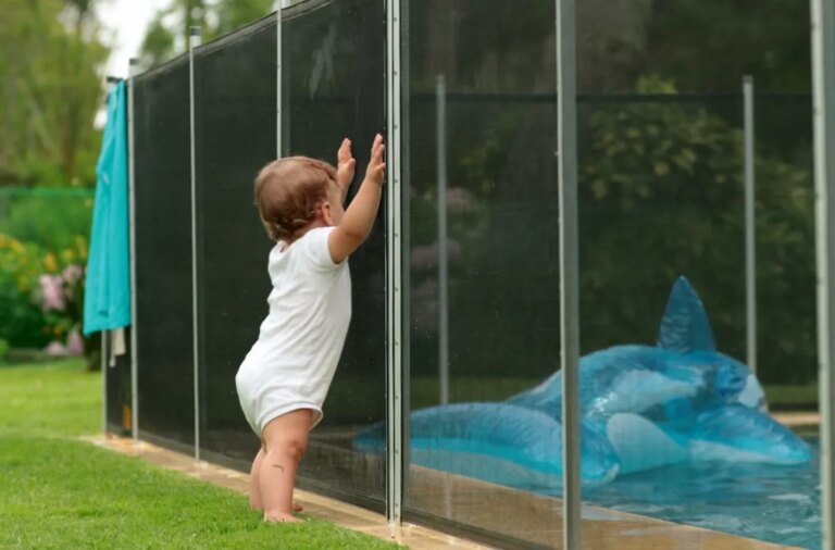 What to Know Before You Buy a House With a Swimming Pool