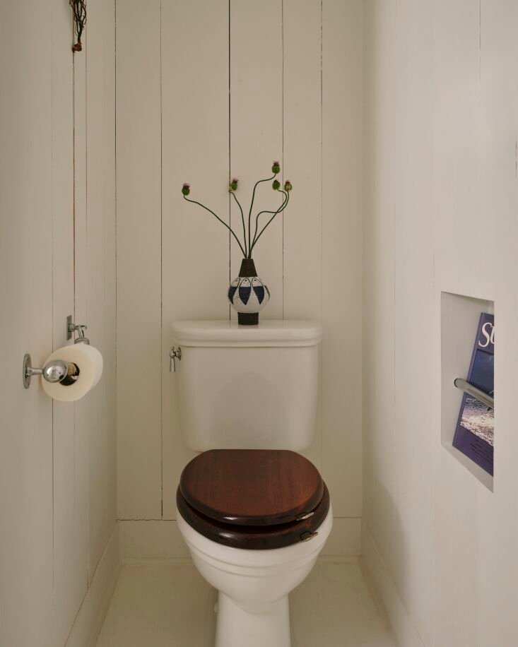 Remodelista Reconnaissance: A Painted Vase in a Shelter Island Cottage
