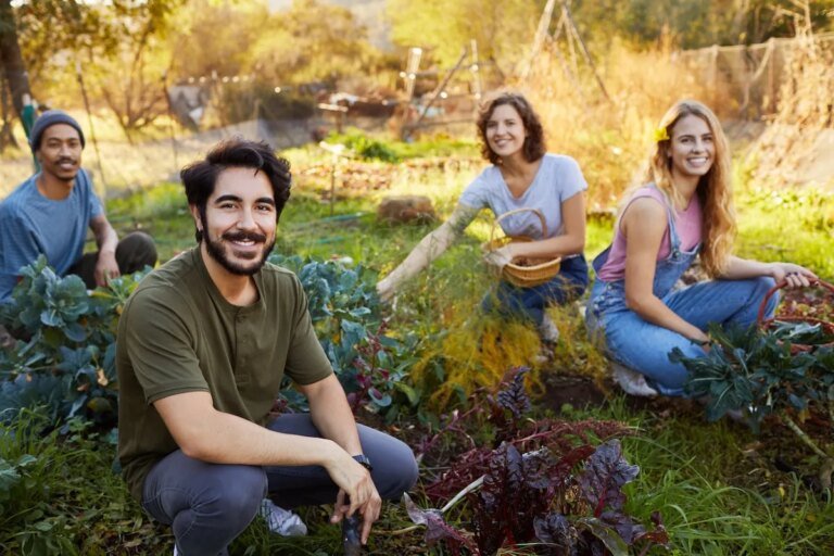 20 Garden Hacks You Can Do for Free