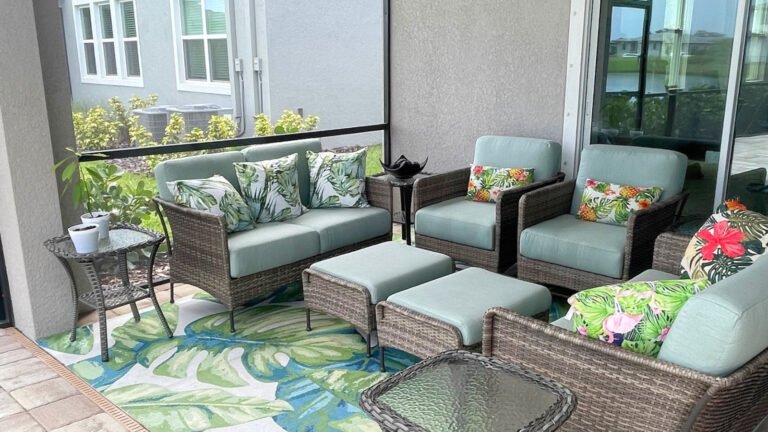 The DIY Privacy Screen That Adds Instant Beachy Vibes To Your Patio
