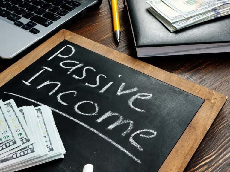 3 Top Dividend Stocks Yielding 4.3% or More to Buy Right Now for Passive Income