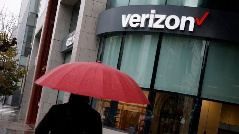 Verizon mobile service down for thousands of customers: Downdetector