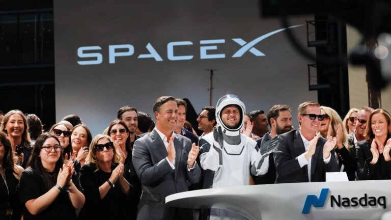 SpaceX passed a key test Thursday. Sophisticated traders bet the bottom is in