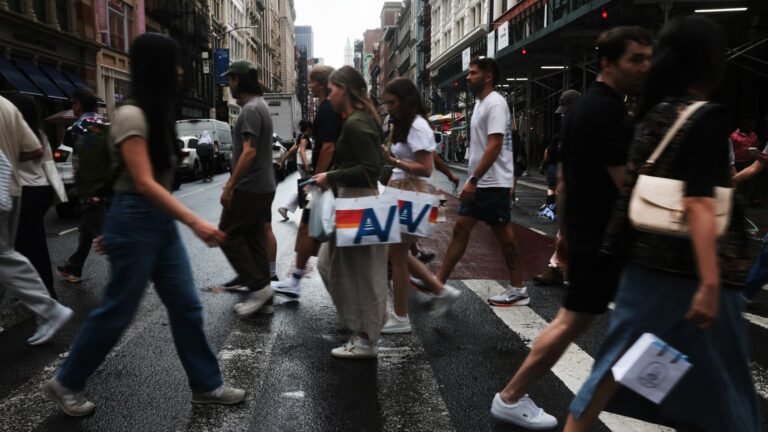 Manufacturing survey shows inflation worries adding to pressure on Fed