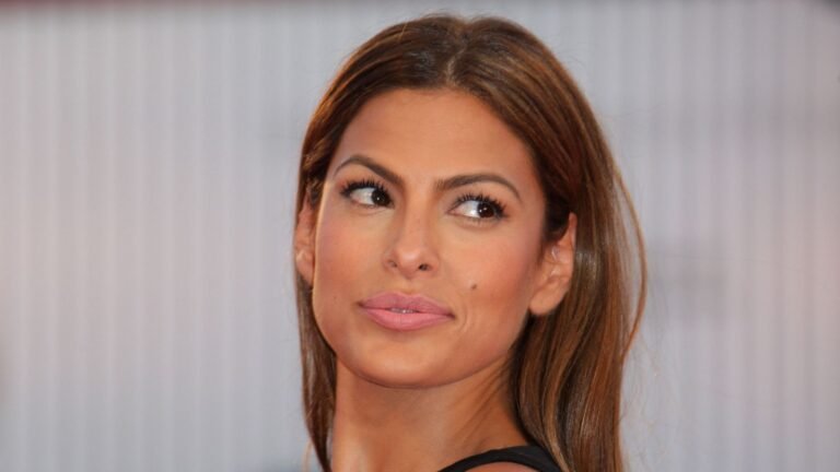 Eva Mendes’s Living Room Hides a Genius Natural Light Trick