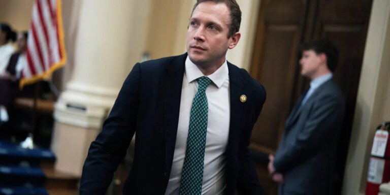 More GOP senators call for Miller to quit over abuse allegations