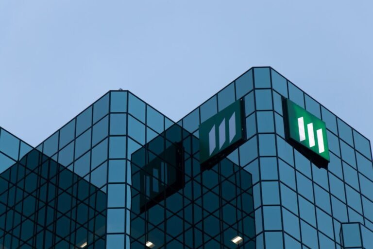 Manulife | Comvest Credit Partners closes record $5.4bn private credit fundraise