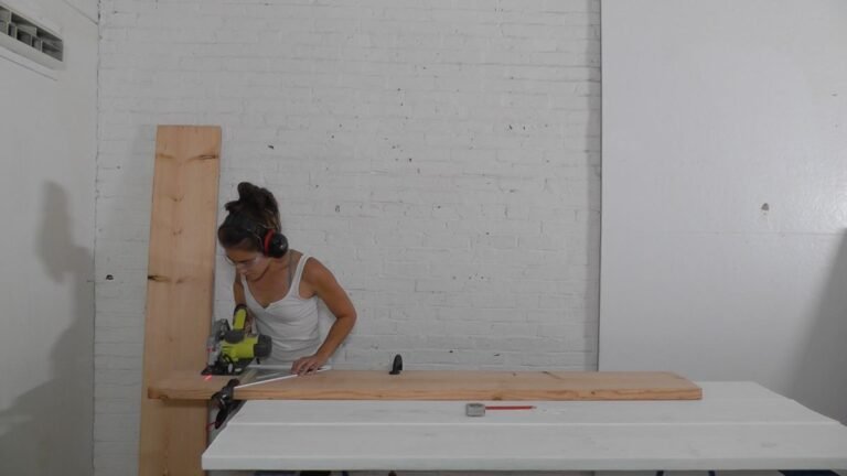 No Motor, No Crank: This Standing Desk Uses Pipe to Set the Height