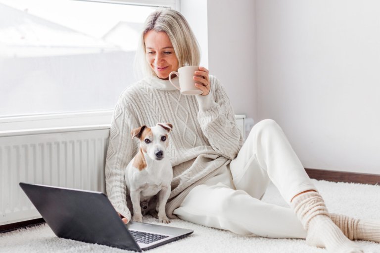 6 Low-Stress Side Hustles That Don’t Require a Car or a Degree
