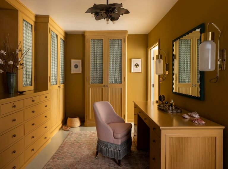 This ‘Closet Door Curtain’ Is an Expensive-Looking Trend