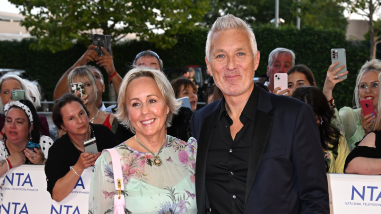 How to make a pumpkin arch like Martin and Shirlie Kemp
