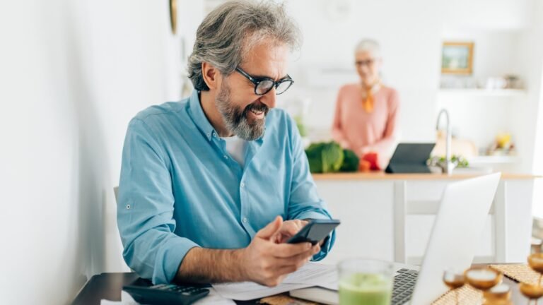 Retired Boomer Shares 6 Bills Always on Autopay