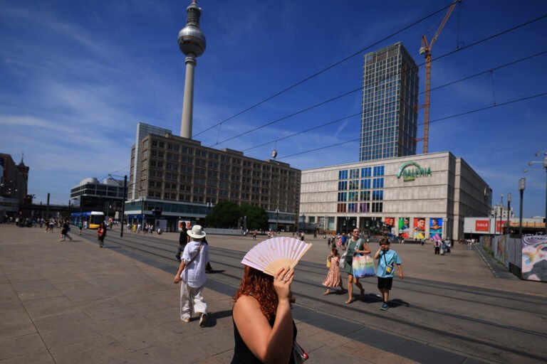 Heat Deaths Top 25,000 in Europe as Scorching Weather Persists
