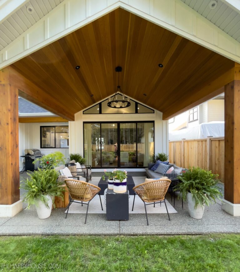 Deck Decor on our Summer Patio